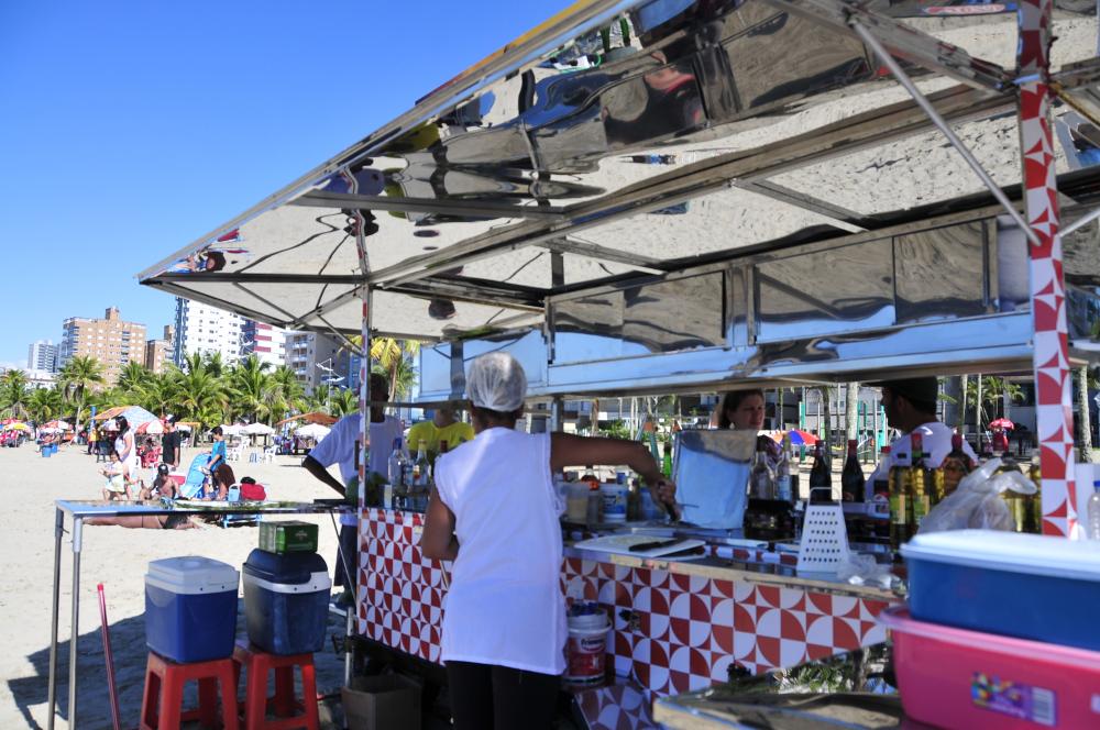 Praia Grande inicia contato com inscritos para licenças temporárias de ambulantes