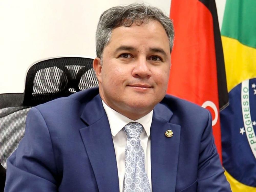 Senador Efraim anuncia investimento de mais de R$2 milhões em Ouro Velho