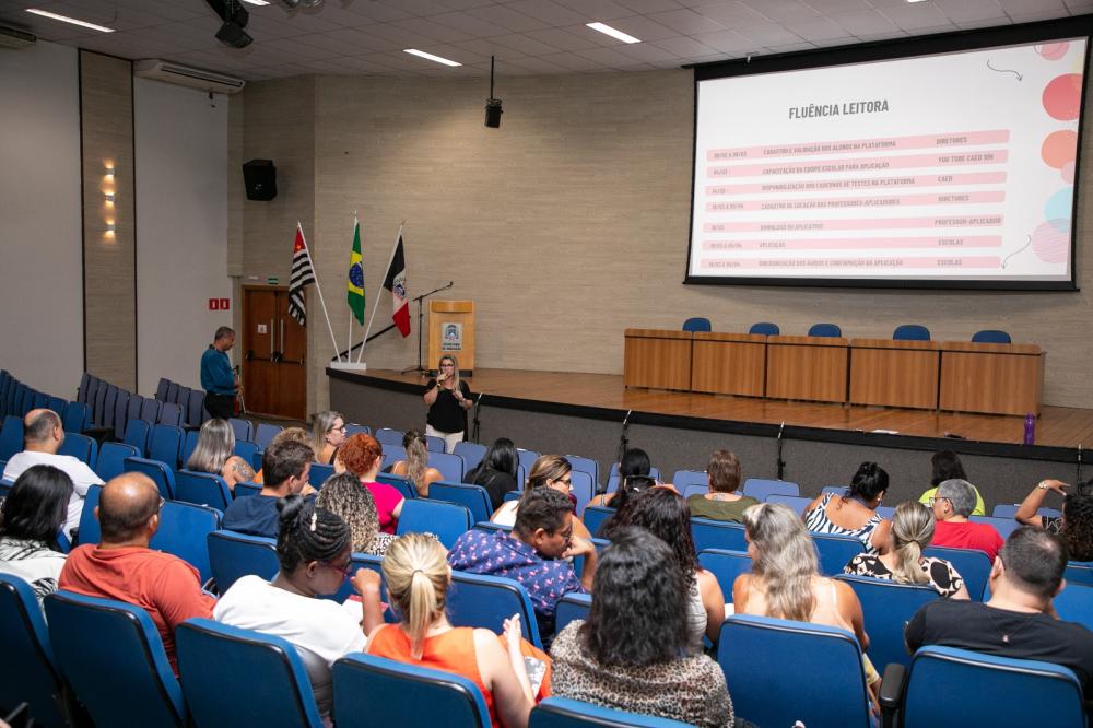 Seduc detalha projetos pedagógicos em reunião com ATPs
