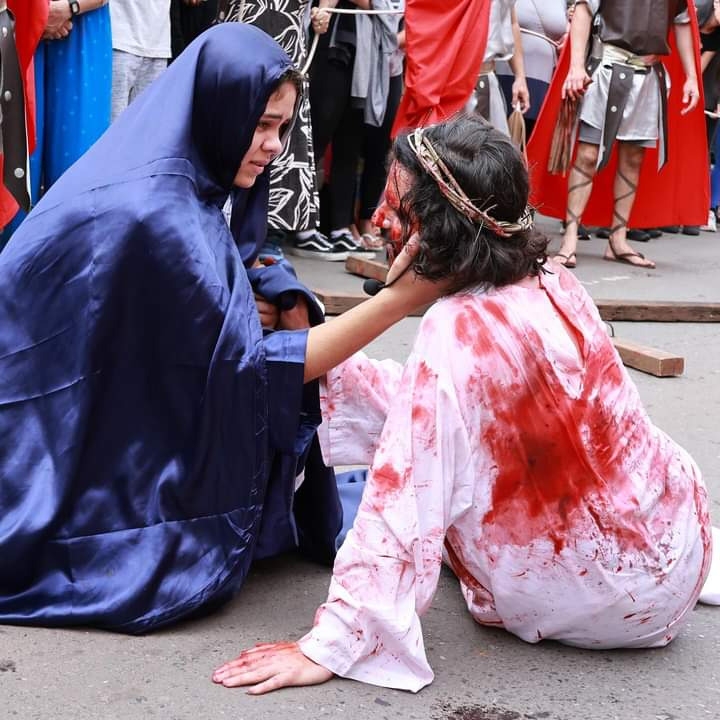 Via Sacra reúne multidões de fiéis na última Sexta-feira Santa