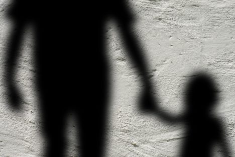 Sete a cada dez notificações de violência sexual contra crianças e adolescentes registradas no Sinan têm a residência como cenário