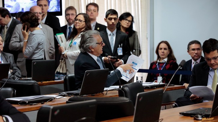 Distrito Federal - Caiado: Temer precisa ter a coragem de assumir o que é prioridade e suspender aumento do funcionalismo