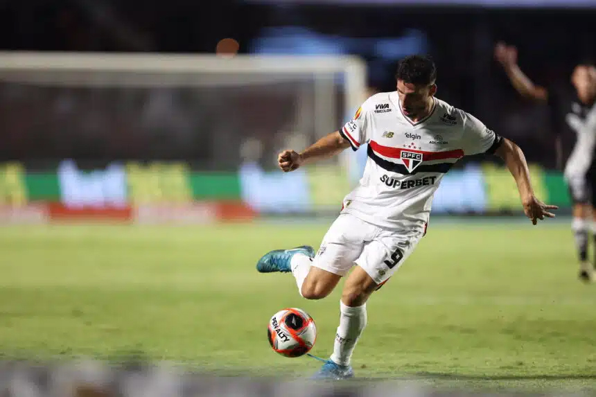 São Paulo perde para Ponte Preta e complica vida de rival no Paulistão