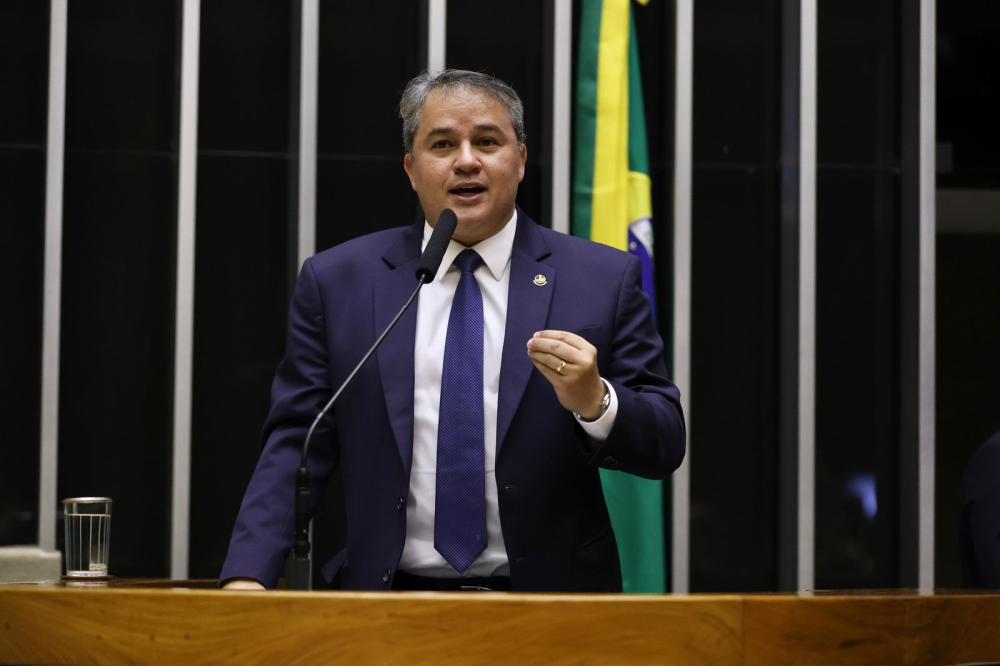 Dia Livre de Impostos: Efraim reforça combate à alta carga tributária