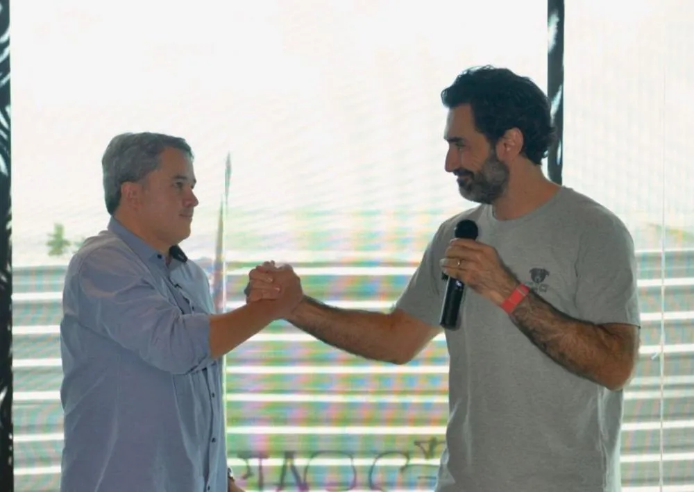 Efraim participa de encontro inédito entre CEO do iFood e empreendedores paraibanos para fortalecer o setor de comércio e serviços no estado