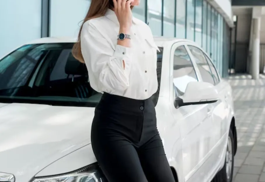 Mulher aluga carro de luxo para atrair homens e roubá-los durante sexo