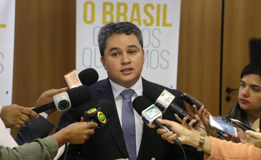 Efraim é eleito o melhor senador do Brasil pelo Ranking dos Políticos 2025