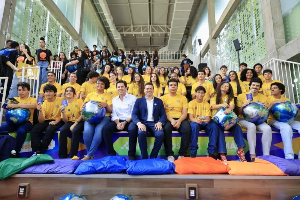 Fotos: André Saddi - Legenda: Vice-governador Daniel Vilela durante lançamento do Goiás Pelo Mundo: iniciativa vai levar mais de 2 mil goianos ao exterior nos próximos cinco anos