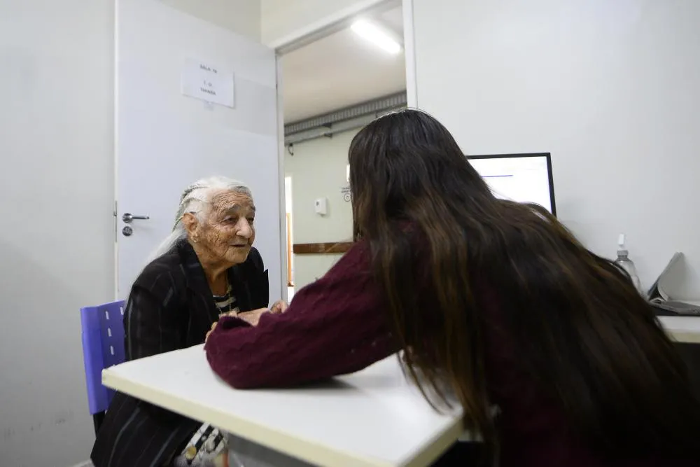 Tempo frio exige atenção redobrada com saúde de idosos