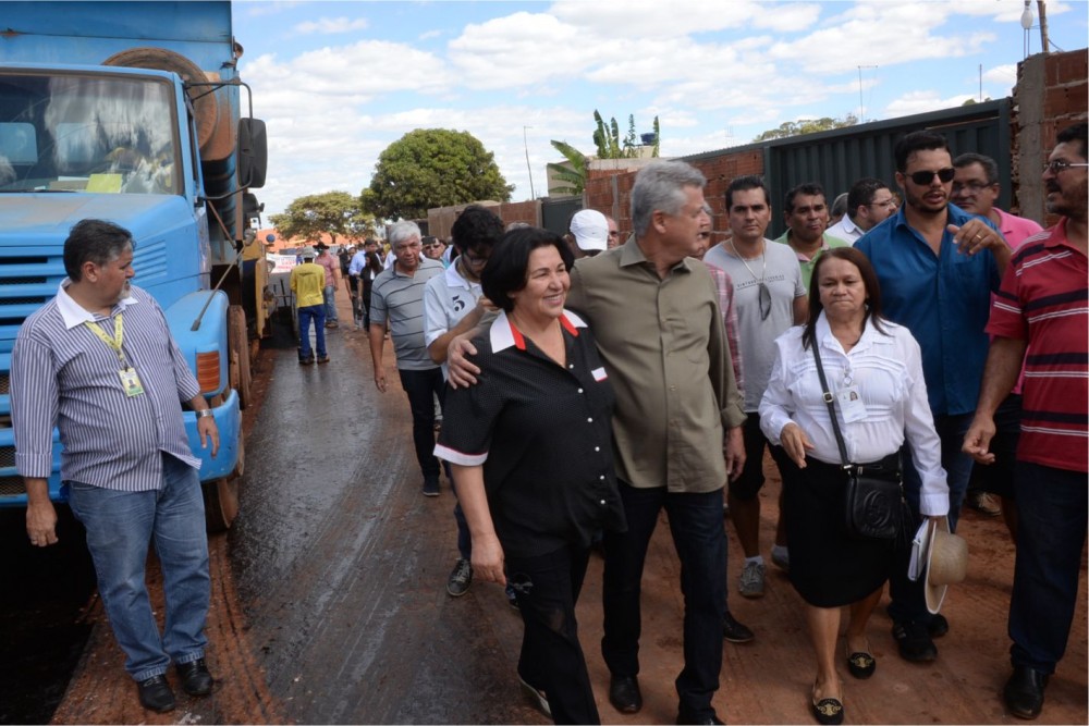 Distrito Federal: Luzia de Paula acompanha obras de saneamento básico no Sol Nascente