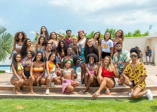 Myle Siocchi comemora 1 ano de Agência Aplíce da Blogueiragem e 100 Tik Tok