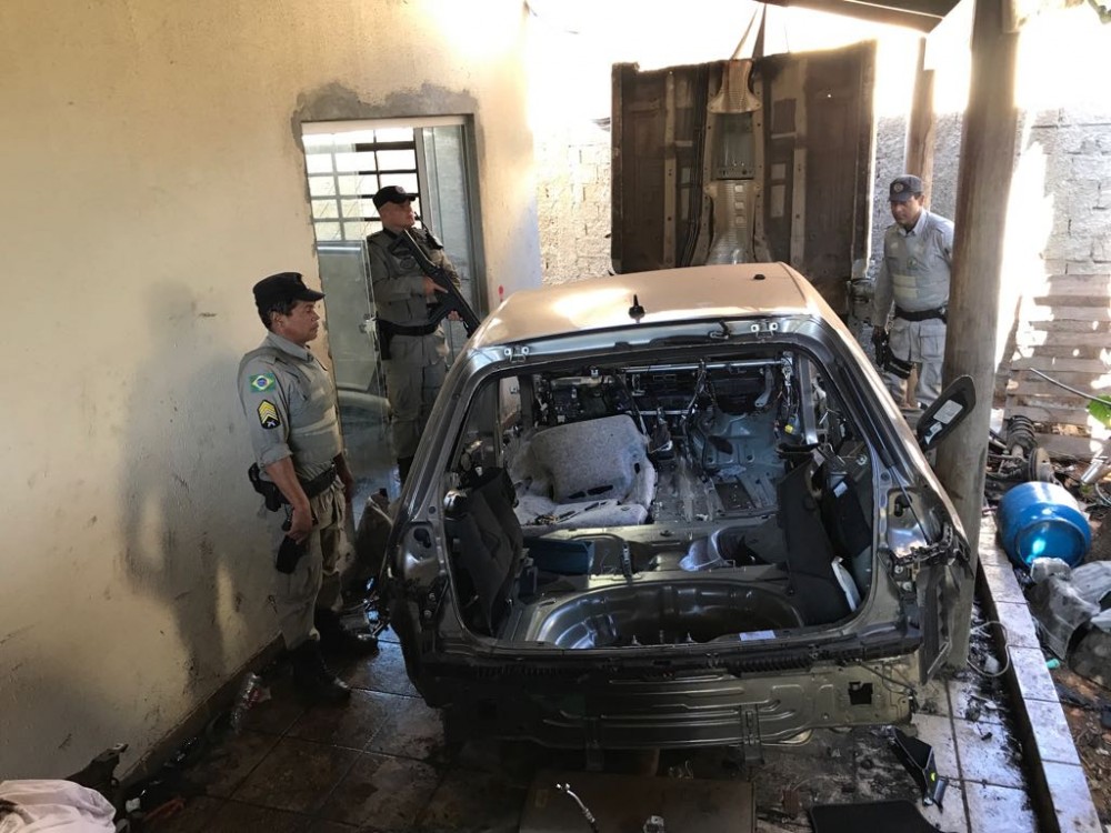 Goiás: Polícia Militar fecha desmanche de veículos