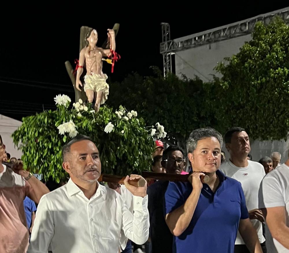 Efraim senador da vaquejada, prestigia festa de São Sebastião do Umbuzeiro