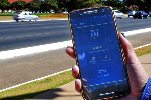 Distrito Federal: Desconto para multas pagas via aplicativo é estendido a todas as ruas de Brasília