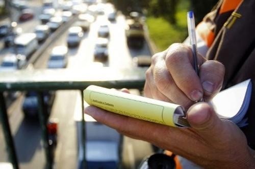 Multa de trânsito subirá mais de 50%; usar celular será infração gravíssima